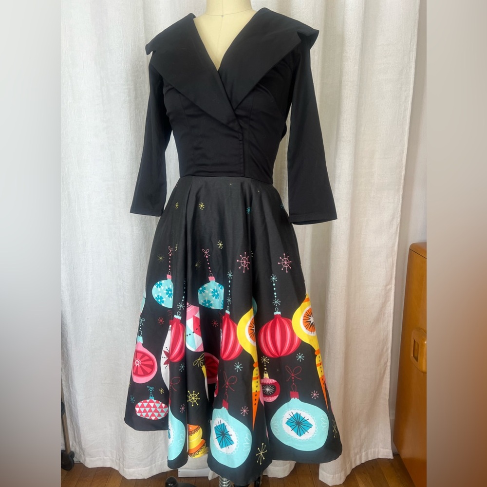 PINUP COUTURE BIRDIE DRESS IN BLACK ORNAMENTS XS PINUP GIRL CLOTHING CHRISTMAS